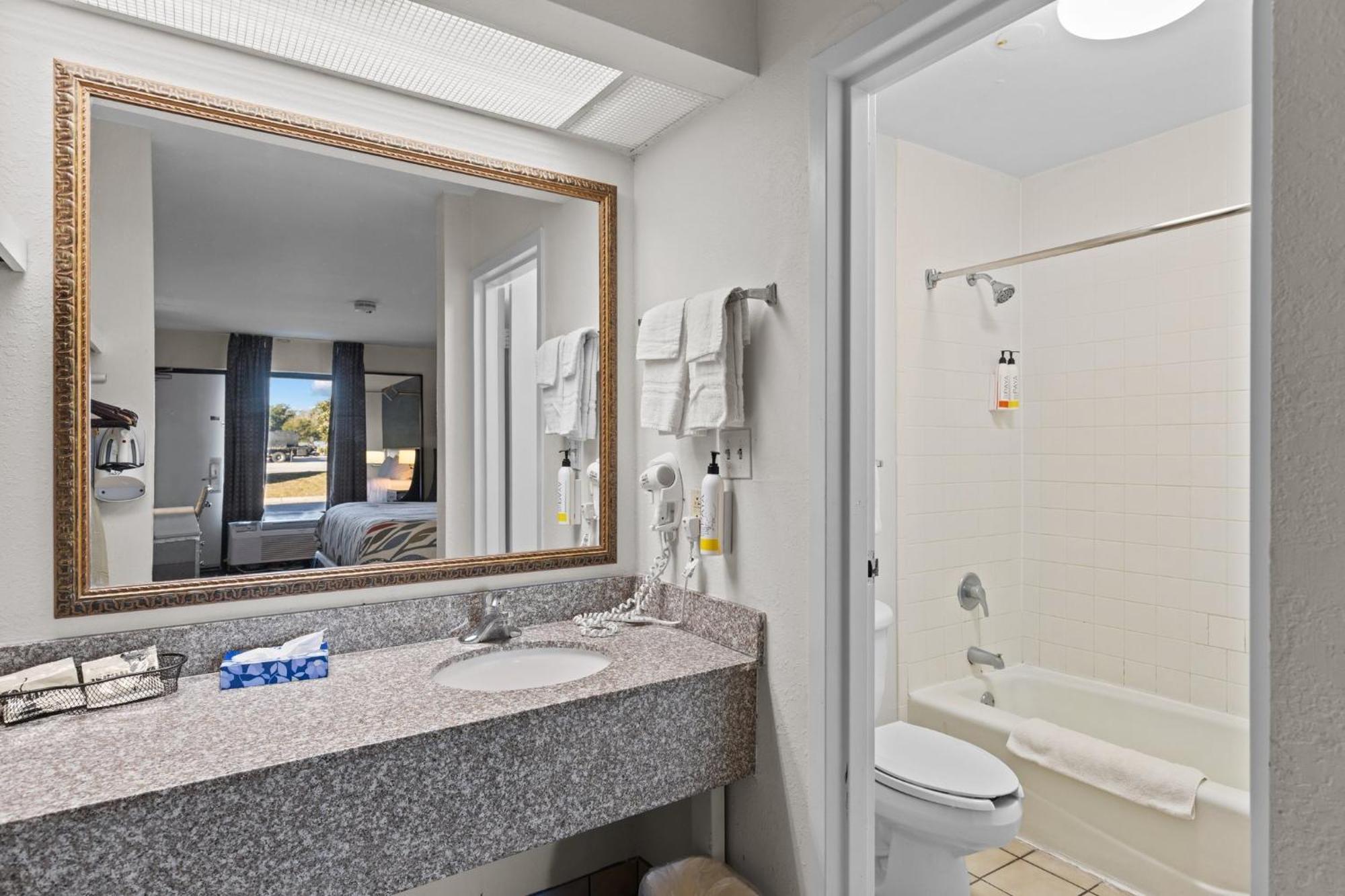 Garnet Inn & Suites, Morehead City Near Atlantic Beach エクステリア 写真